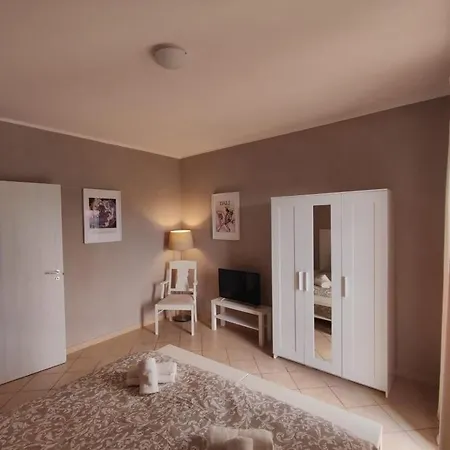 Apartmán Interno 2 *