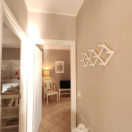 Interno 2 *